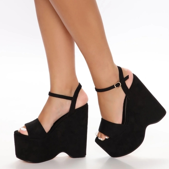 Platform Heels - Picture 1 of 3